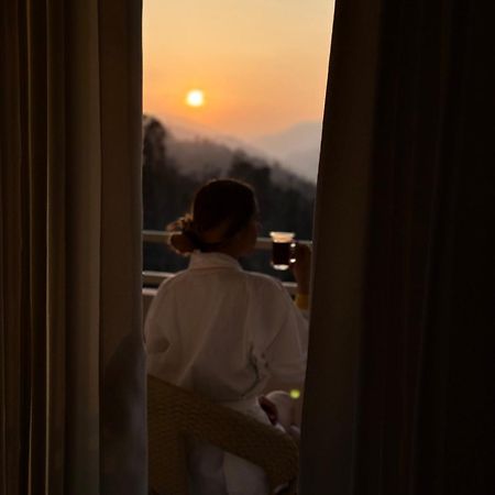 Nazaara -Thhpsociety - Mukteshwar - Witness The View From Your Bed Exteriör bild