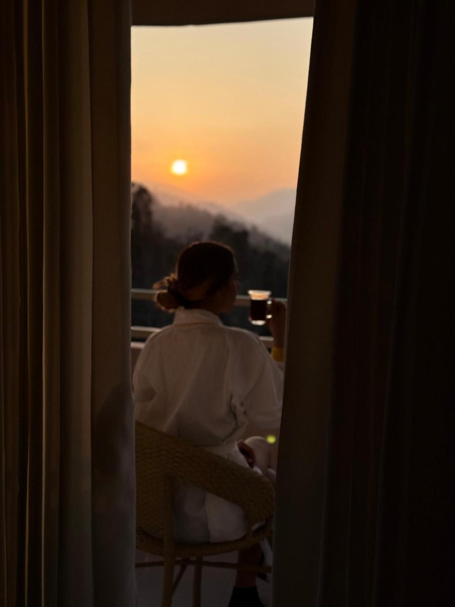 Nazaara -Thhpsociety - Mukteshwar - Witness The View From Your Bed Exteriör bild