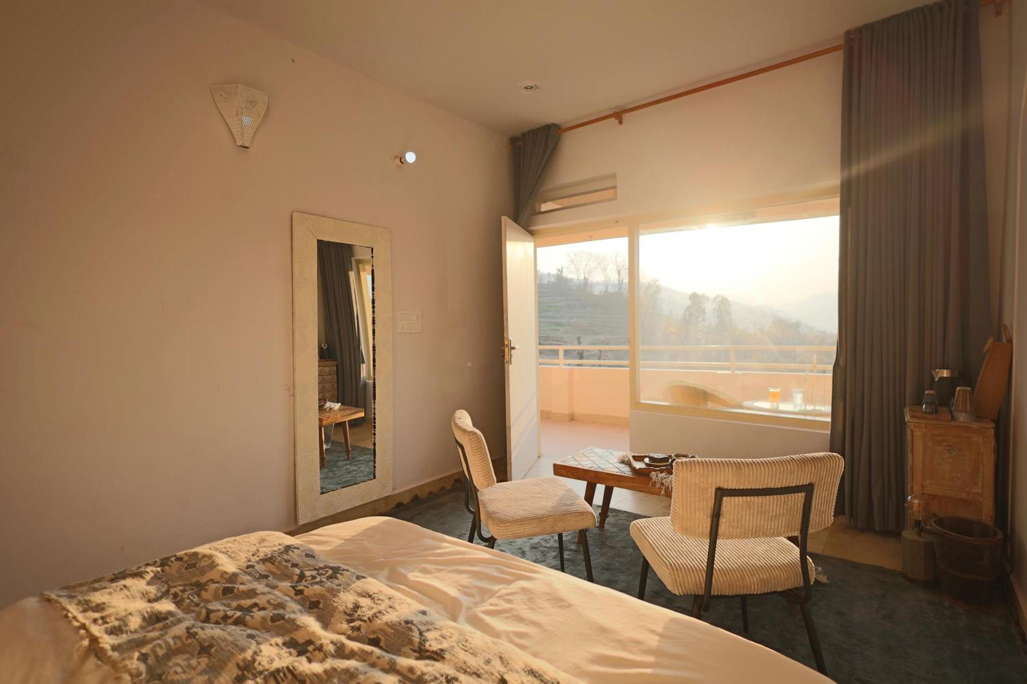 Nazaara -Thhpsociety - Mukteshwar - Witness The View From Your Bed Exteriör bild